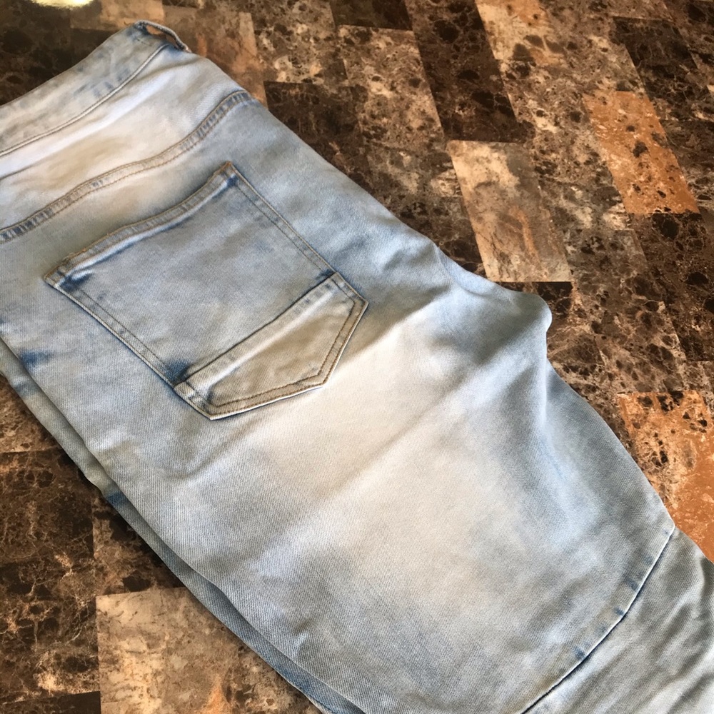 Light blue skinny jeans men’s
